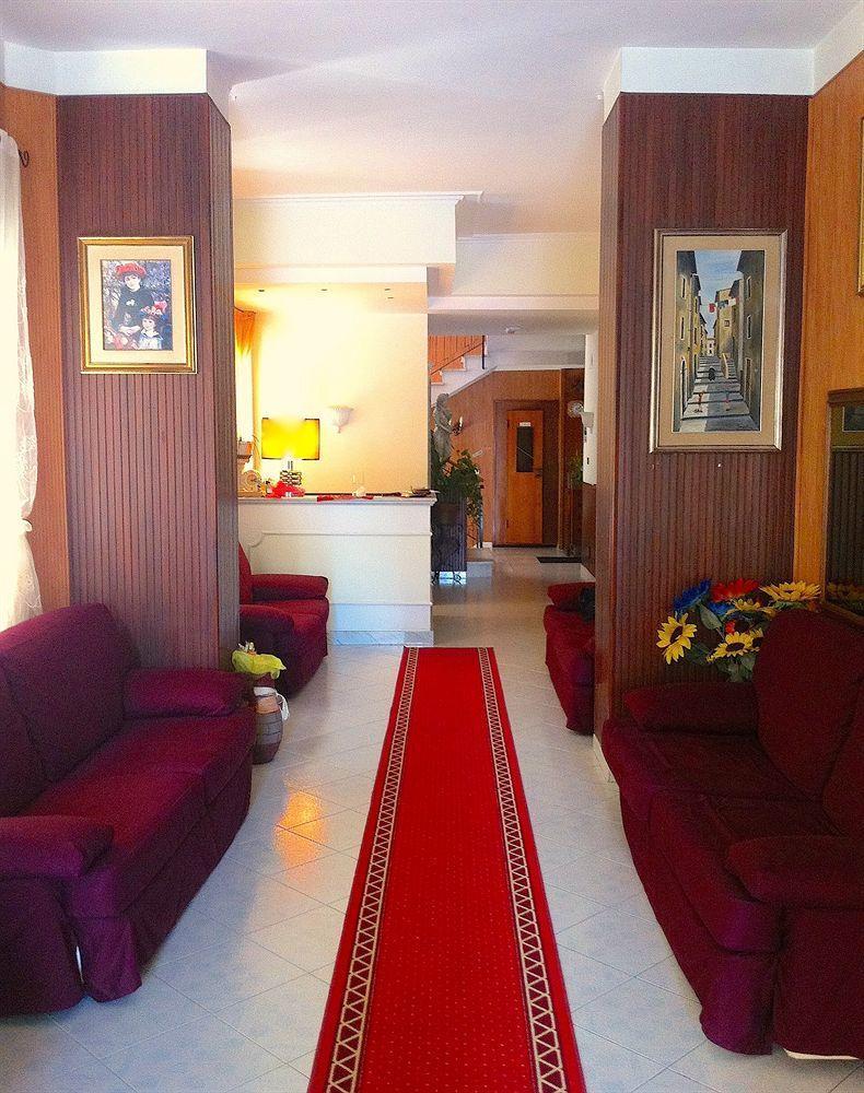 Hotel Eliseo ฟีอุจจี ภายนอก รูปภาพ