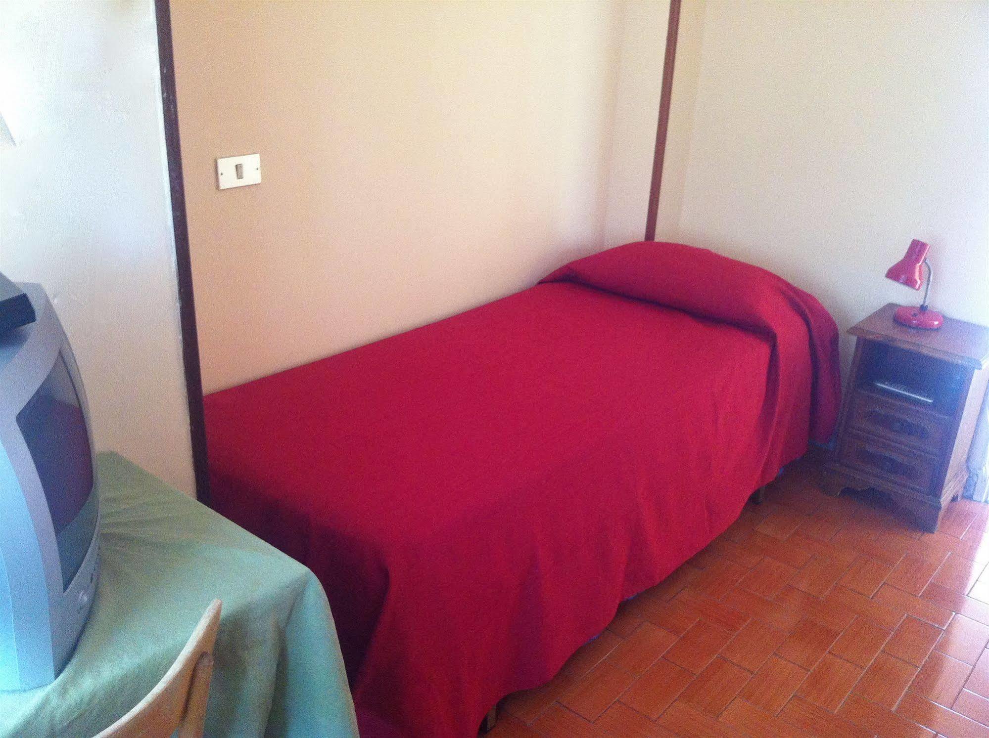 Hotel Eliseo ฟีอุจจี ภายนอก รูปภาพ