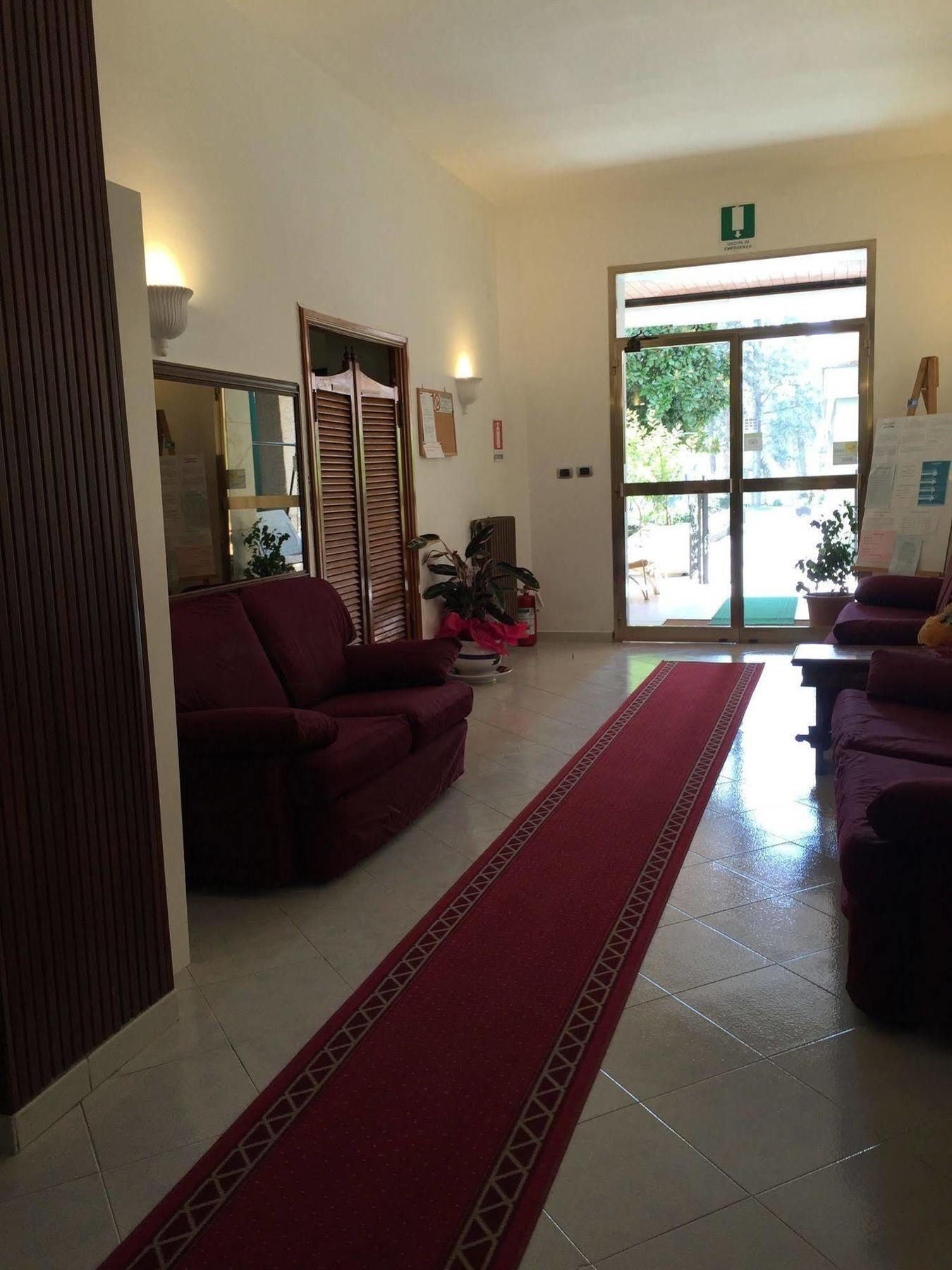 Hotel Eliseo ฟีอุจจี ภายนอก รูปภาพ