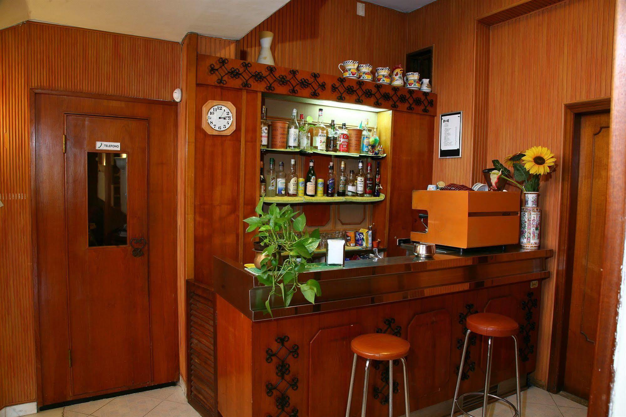 Hotel Eliseo ฟีอุจจี ภายนอก รูปภาพ