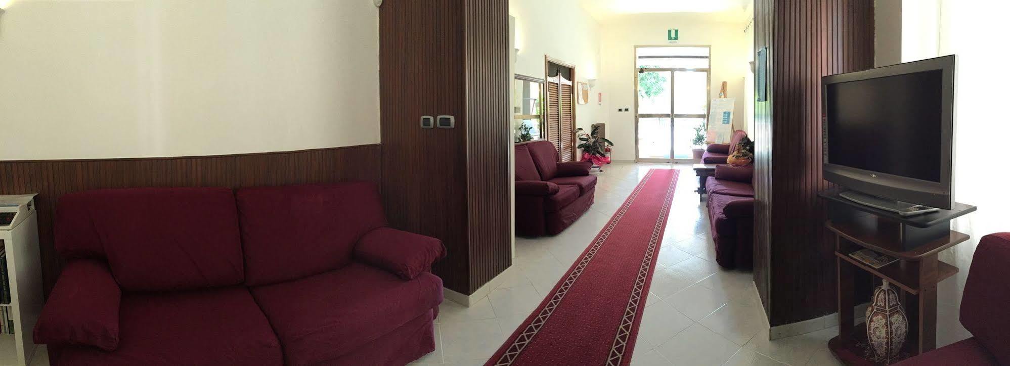 Hotel Eliseo ฟีอุจจี ภายนอก รูปภาพ